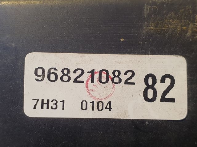 bontott CHEVROLET CAPTIVA Biztosítéktábla Utastér