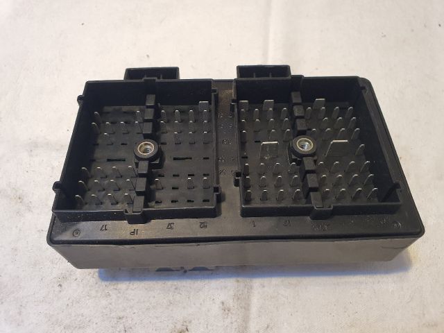 bontott CHEVROLET CAPTIVA Biztosítéktábla Utastér