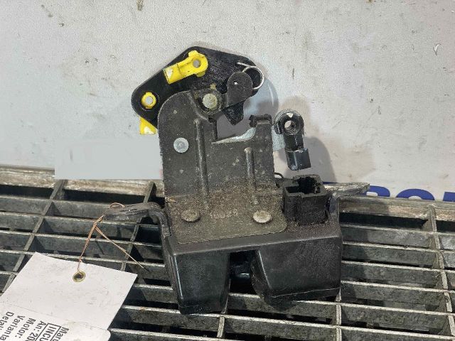 bontott CHEVROLET CAPTIVA Csomagtérajtó Ütköző