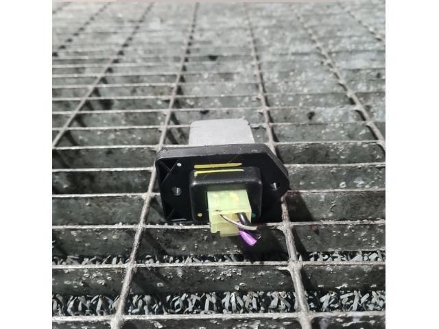 bontott CHEVROLET CAPTIVA Előtét Ellenállás Fűtőmotor