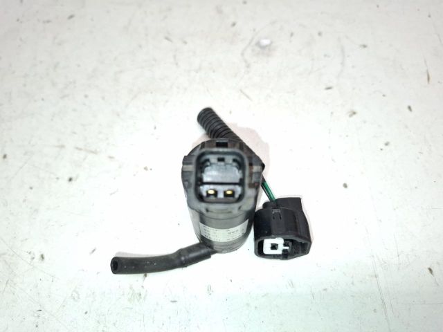 bontott CHEVROLET CAPTIVA Első Ablakmosó Szivattyú