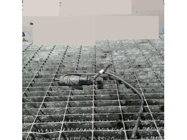 bontott CHEVROLET CAPTIVA Első Ablakmosó Szivattyú