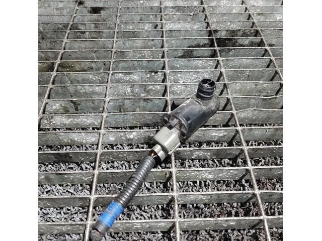 bontott CHEVROLET CAPTIVA Első Ablakmosó Szivattyú