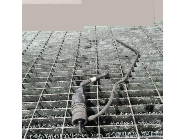 bontott CHEVROLET CAPTIVA Első Ablakmosó Szivattyú