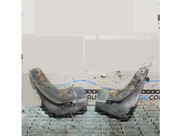 bontott CHEVROLET CAPTIVA Első Sárvédő Gumi Pár