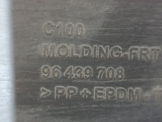 bontott CHEVROLET CAPTIVA Jobb első Ajtó Díszléc