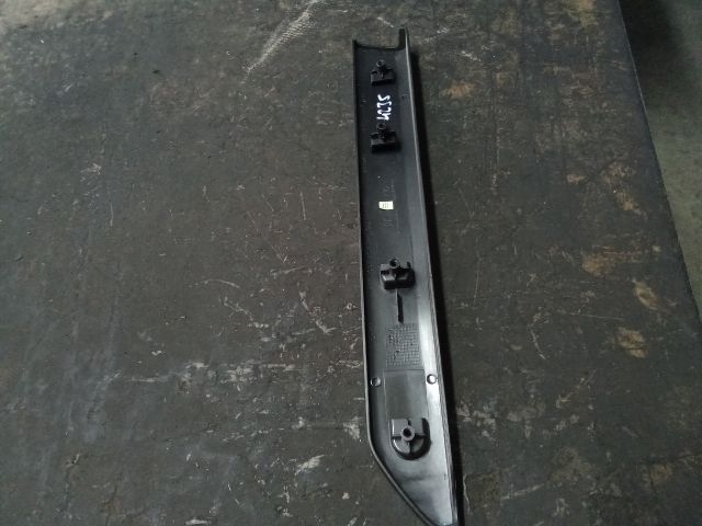 bontott CHEVROLET CAPTIVA Jobb első Ajtó Kárpit Díszléc