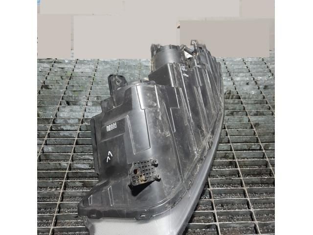 bontott CHEVROLET CAPTIVA Jobb Fényszóró