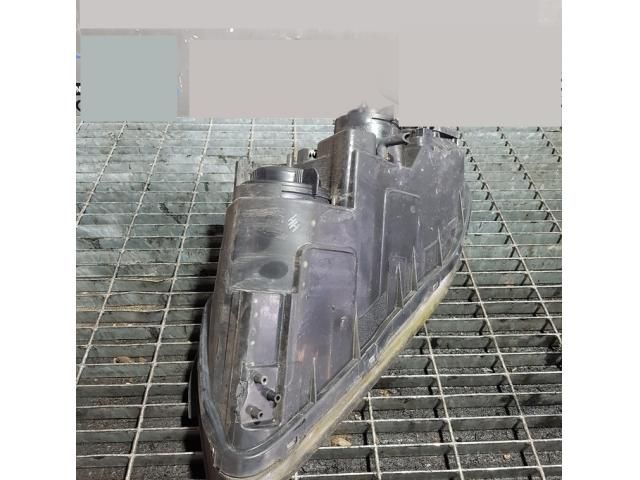 bontott CHEVROLET CAPTIVA Jobb Fényszóró