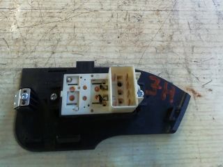 bontott CHEVROLET CAPTIVA Jobb hátsó Ablakemelő Kapcsoló