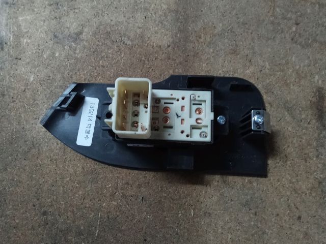 bontott CHEVROLET CAPTIVA Jobb hátsó Ablakemelő Kapcsoló