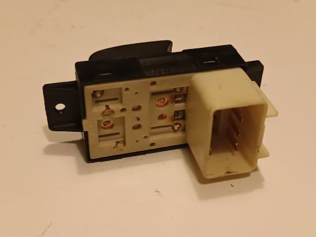 bontott CHEVROLET CAPTIVA Jobb hátsó Ablakemelő Kapcsoló