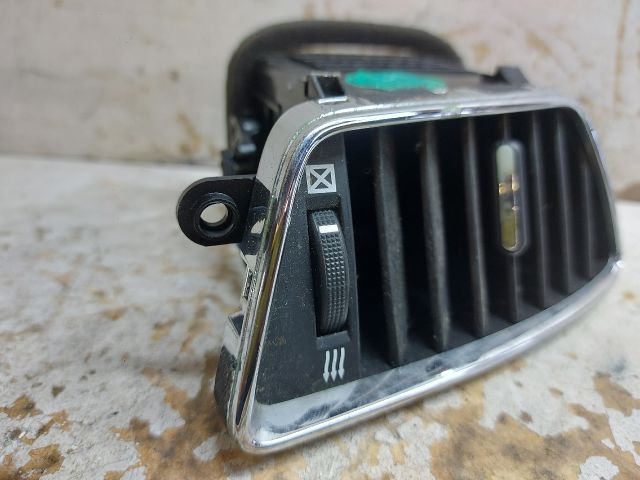 bontott CHEVROLET CAPTIVA Középső Bal Szellőző