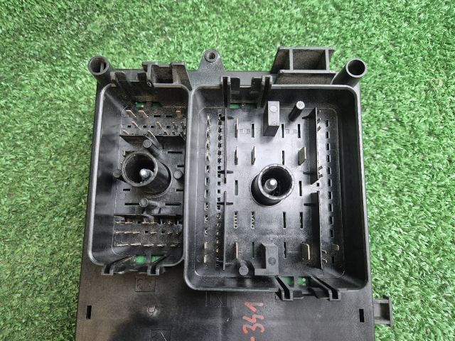 bontott CHEVROLET CRUZE Biztosítéktábla Motortér