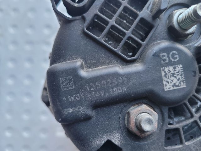 bontott CHEVROLET CRUZE Generátor