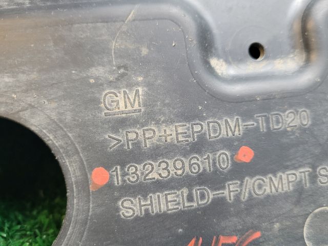 bontott CHEVROLET CRUZE Jobb Motorburkolat