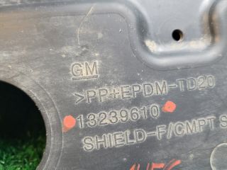 bontott CHEVROLET CRUZE Jobb Motorburkolat