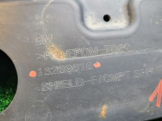 bontott CHEVROLET CRUZE Jobb Motorburkolat