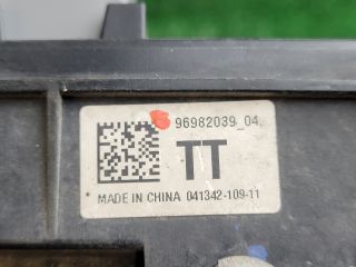 bontott CHEVROLET CRUZE Biztosítéktábla Motortér