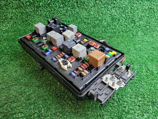 bontott CHEVROLET CRUZE Biztosítéktábla Motortér