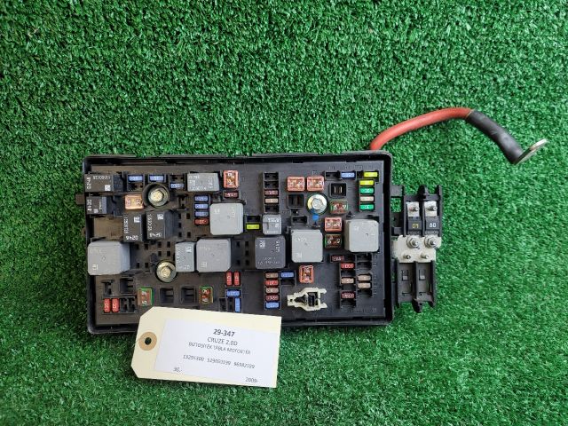 bontott CHEVROLET CRUZE Biztosítéktábla Motortér