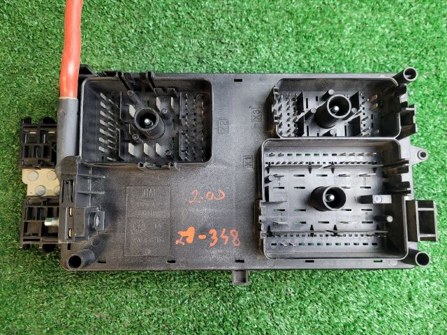 bontott CHEVROLET CRUZE Biztosítéktábla Motortér