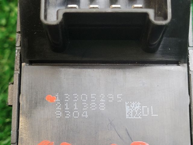 bontott CHEVROLET CRUZE Bal első Ablakemelő Kapcsoló