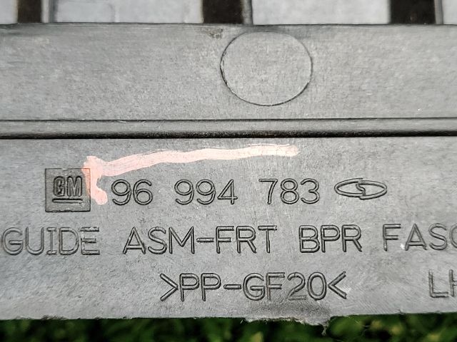 bontott CHEVROLET CRUZE Bal első Lökhárító Tartó (Műanyag)