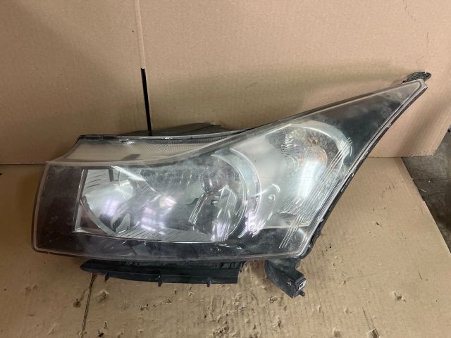 bontott CHEVROLET CRUZE Bal Fényszóró