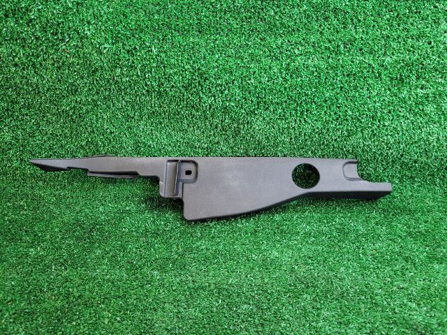 bontott CHEVROLET CRUZE Bal Sárvédő Csavar Burkolat