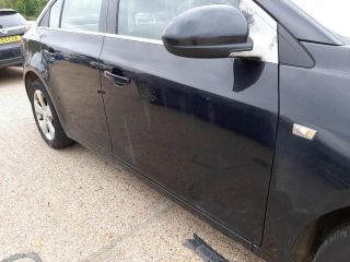 bontott CHEVROLET CRUZE Felső Hűtőburkolat