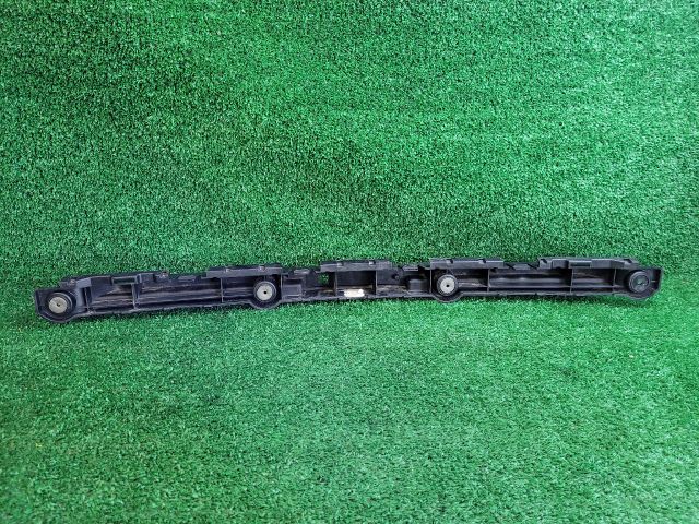 bontott CHEVROLET CRUZE Hátsó középső Lökhárító Tartó (Műanyag)