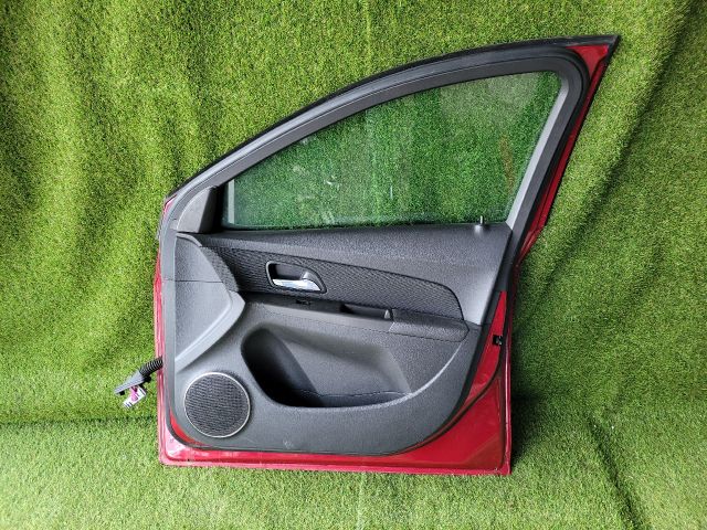 bontott CHEVROLET CRUZE Jobb első Ajtó (Részeivel)