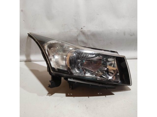 bontott CHEVROLET CRUZE Jobb Fényszóró