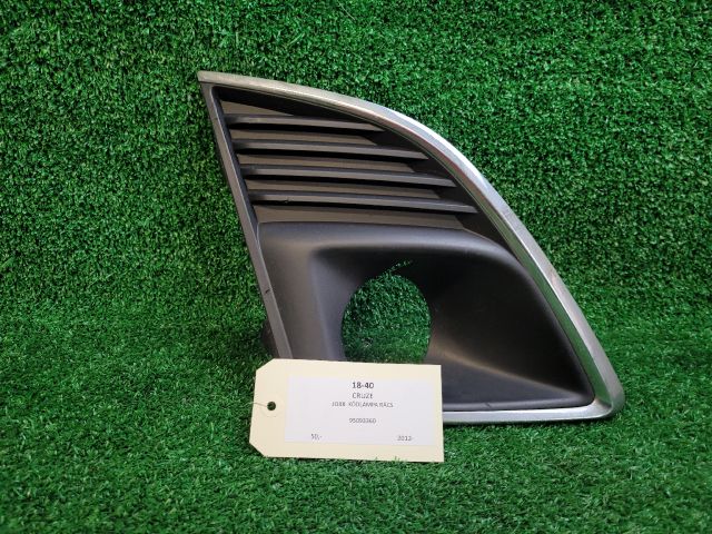 bontott CHEVROLET CRUZE Jobb Ködlámpa Rács