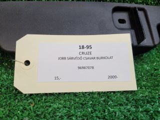 bontott CHEVROLET CRUZE Jobb Sárvédő Csavar Burkolat