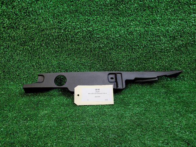 bontott CHEVROLET CRUZE Jobb Sárvédő Csavar Burkolat