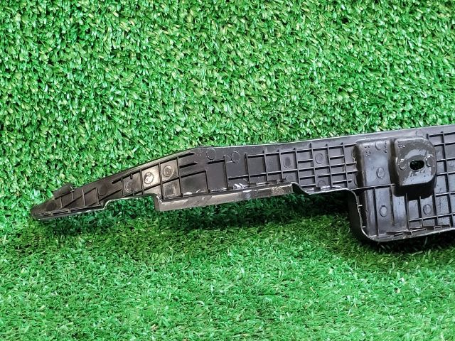 bontott CHEVROLET CRUZE Jobb Sárvédő Csavar Burkolat