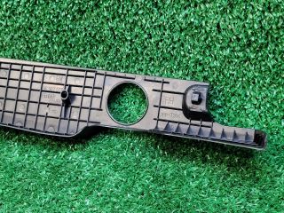 bontott CHEVROLET CRUZE Jobb Sárvédő Csavar Burkolat