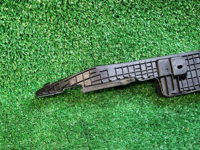 bontott CHEVROLET CRUZE Jobb Sárvédő Csavar Burkolat