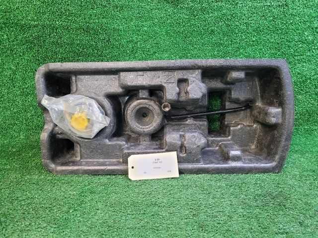 bontott CHEVROLET CRUZE Pótkerék Szerszámtartó