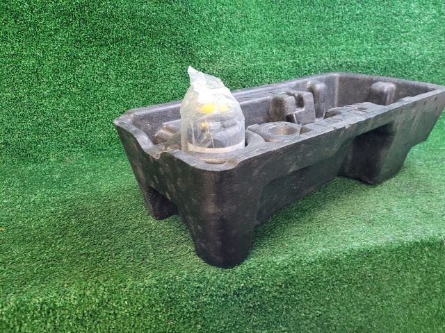 bontott CHEVROLET CRUZE Pótkerék Szerszámtartó