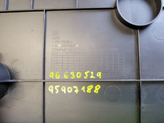 bontott CHEVROLET CRUZE Pótkerék Szerszámtartó