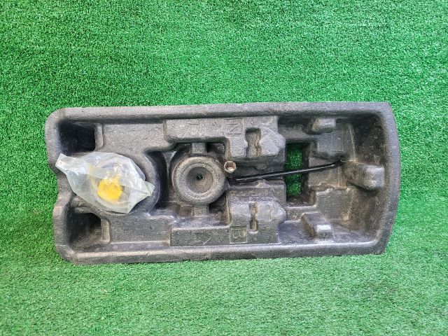 bontott CHEVROLET CRUZE Pótkerék Szerszámtartó