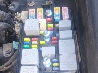 bontott CHEVROLET EPICA Biztosítéktábla Motortér