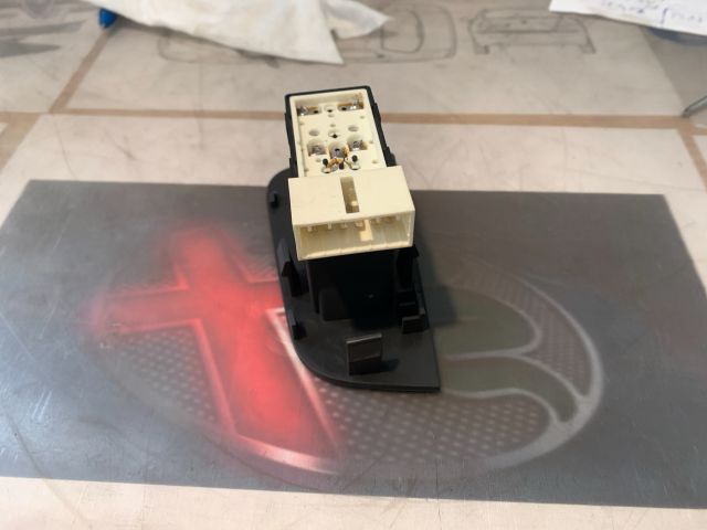 bontott CHEVROLET EPICA Bal hátsó Ablakemelő Kapcsoló