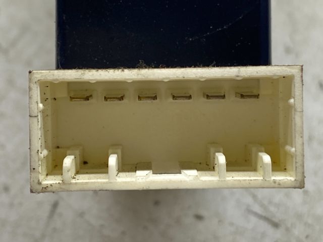 bontott CHEVROLET EPICA Bal hátsó Ablakemelő Kapcsoló