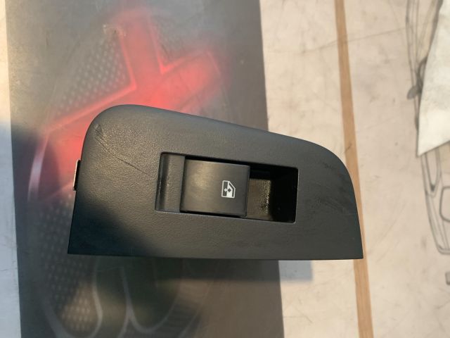 bontott CHEVROLET EPICA Bal hátsó Ablakemelő Kapcsoló