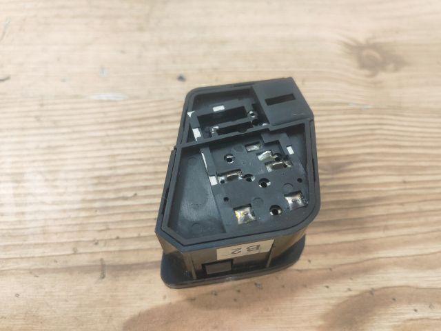 bontott CHEVROLET EPICA Jobb első Ülésfűtés Kapcsoló