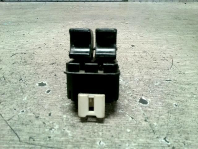 bontott CHEVROLET KALOS Bal első Ablakemelő Kapcsoló